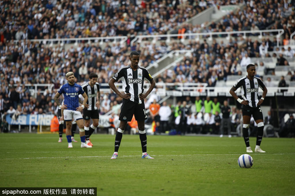 路易斯·迪亚兹转会拜仁：利物浦告别战术核心，德甲新篇章开启